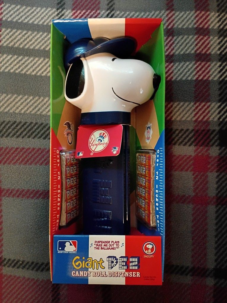 Peanuts Pez Dispenser