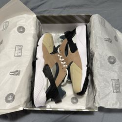 Nike Air Huarache “Escape” Size 11 New