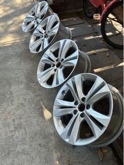 18inch rims 5 lugs bolt pattern 5.11.4.3 for sale