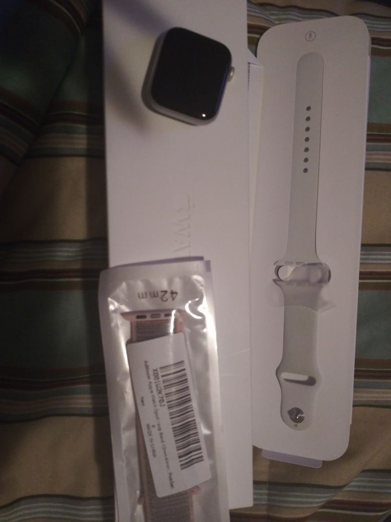 Apple watch series 4 silver 44mm