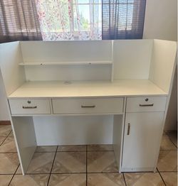 Cashier Desk
