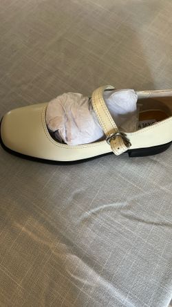 Steve Madden 7.5 Cream Mary Jane’s