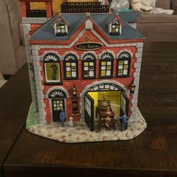 PartyLite Olde World Village-Fire Station