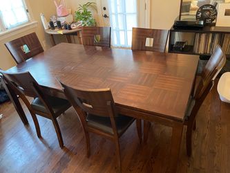 Dining Table and Chairs (6)