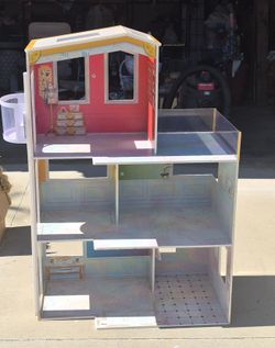 Rainbow High Doll House