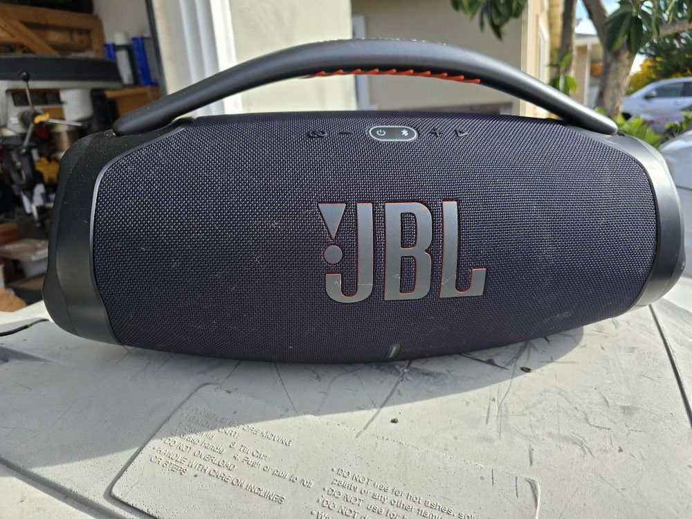 JBL Boombox