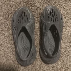 Adidas Yeezy Foamrunners