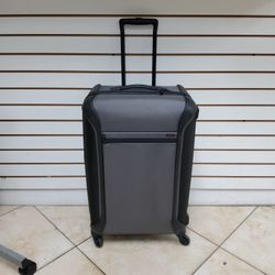 Tumi Gen 4.3 Lightweith Medium Trip 4 Wheel Packing Travel Suit Case Gray