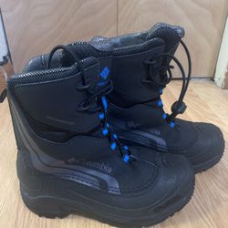 Columbia Youth Bugaboot™ Plus IV Omni-Heat™ Boots