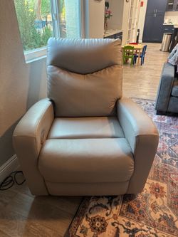 Leather power recliner