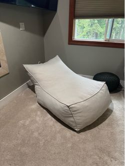 Chase lounge