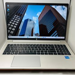 HP ProBook 450 G8 2021 15.6” Core i5-1135G7 2.40Ghz 8GB 256GB Windows 11 Pro