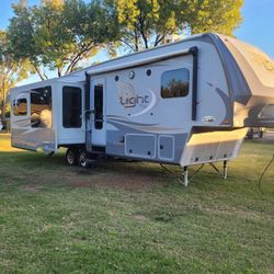 2016 Open Range Light 319RLS