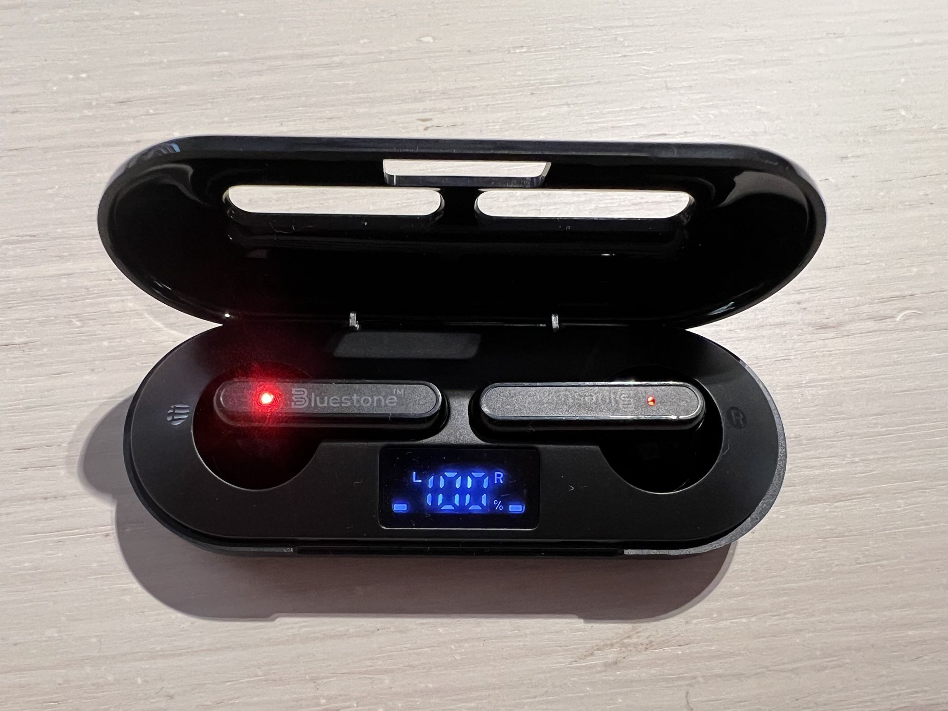 SLIM True Wireless Earbuds - NEW - 24H Playtime & Noise Isolating