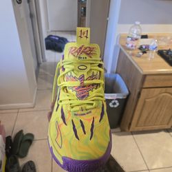 Puma LaMelo Ball MB.03
Spark Men's Size 10 Good Condition 