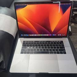 Mac Book Pro Touch Bar