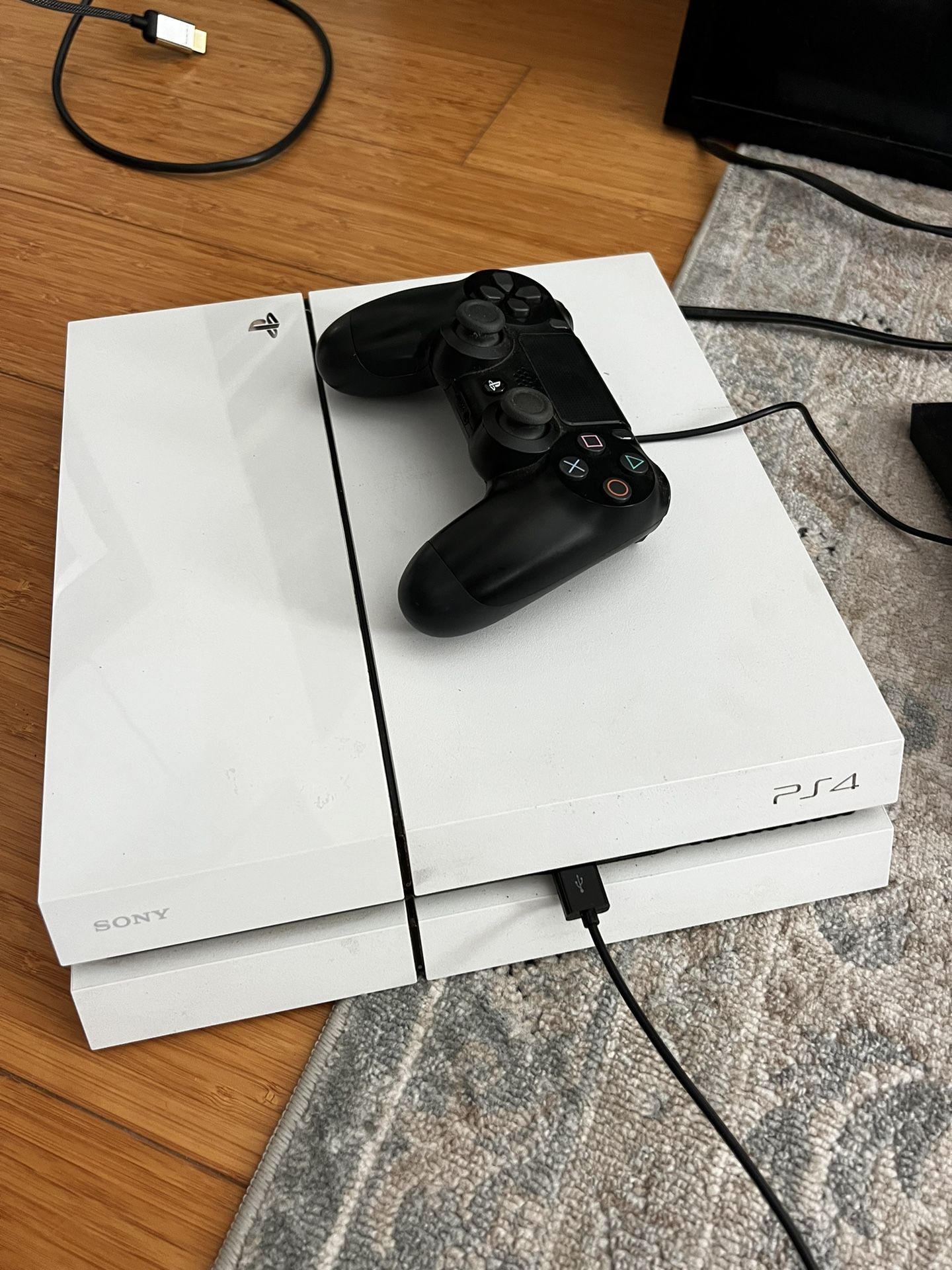 Sony PlayStation 4 Console 500GB - White