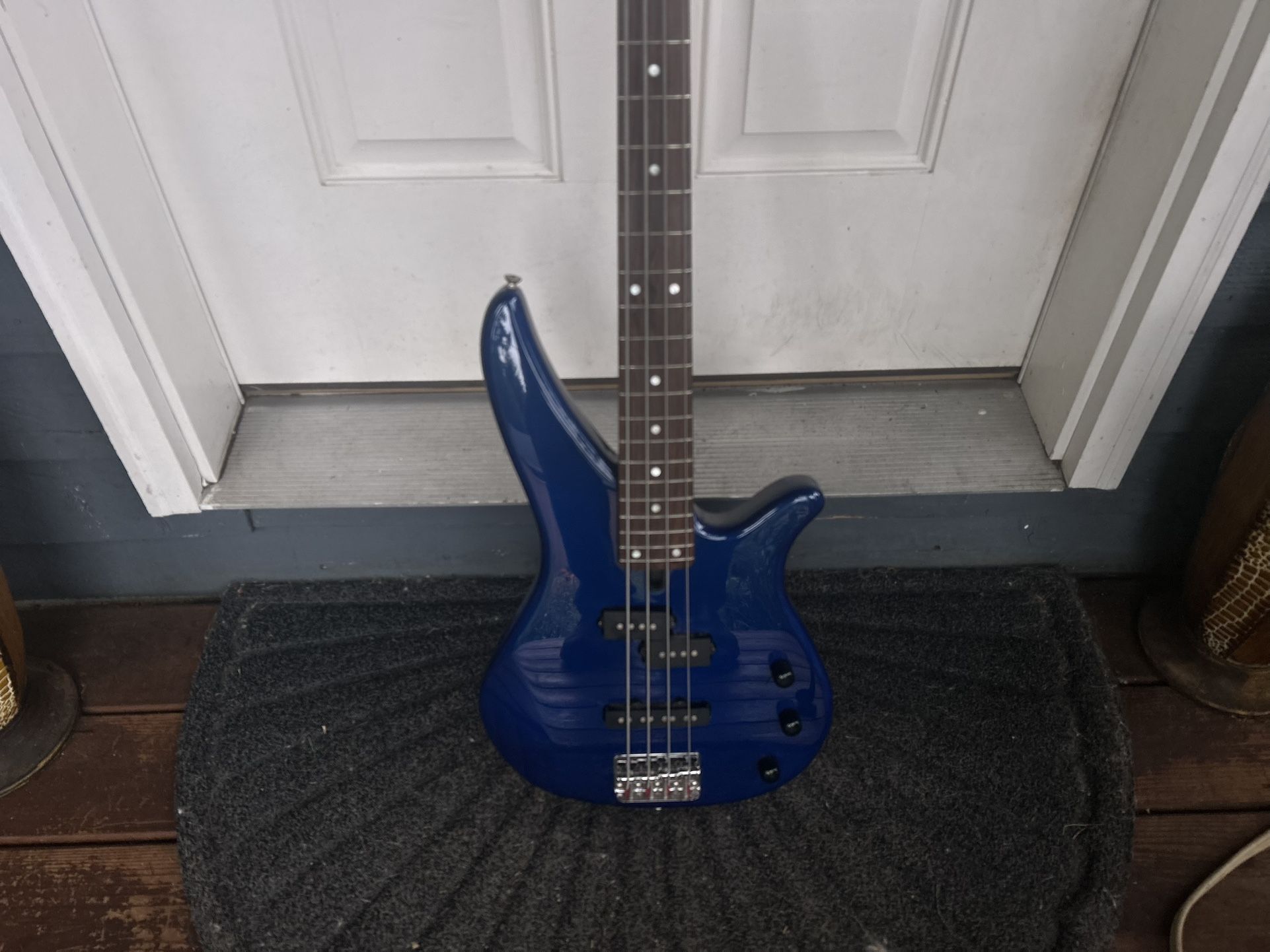 Yamaha Base Guitar