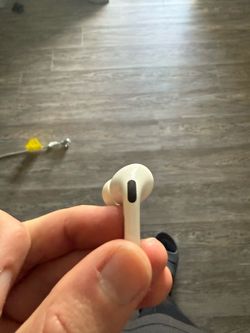 Left Apple AirPod Pro