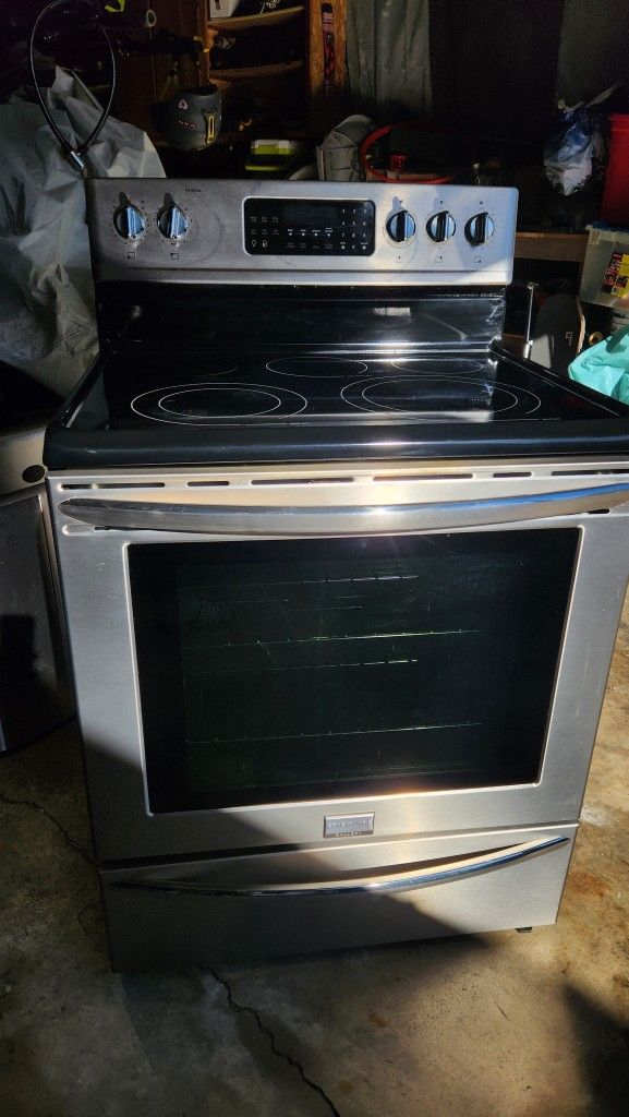 Frigidaire Electric Stove