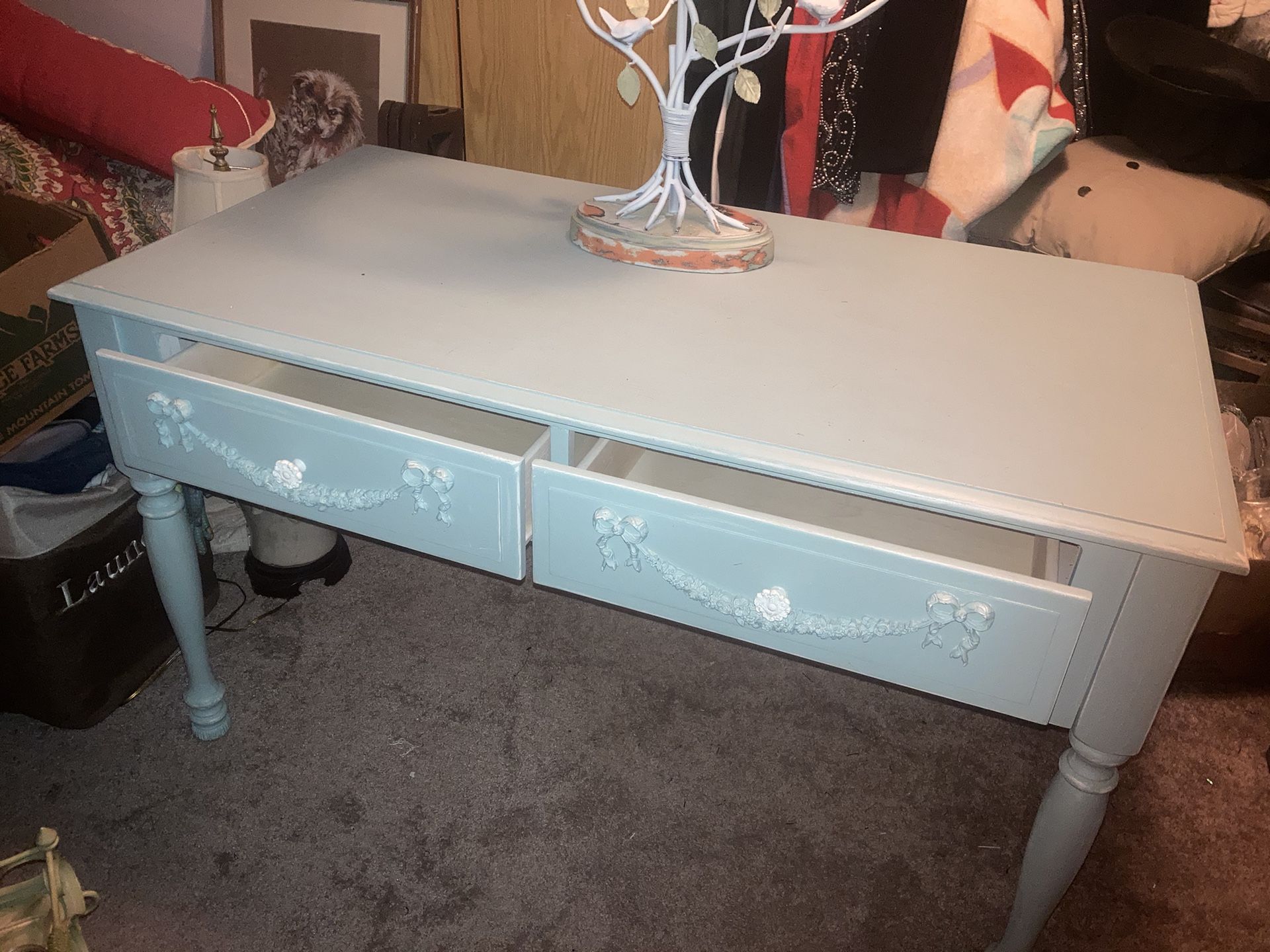 Desk/ Vanity, Consol Table ,mint condition, $185!!!odu area
