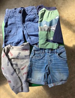 Size 2T little Boys 2 shorts. Sweater long sleeves shirt.