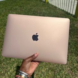 💻 MacBook Air 13” (2020) – Retina Display