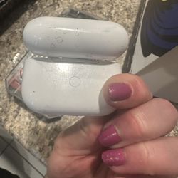 Apple Air Pod Pro Case 25.00 Obo 