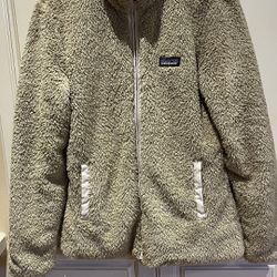 Patagonia Jacket Size M Soft Sherpa like front zip front pockets inner lining beige