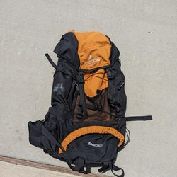 Teton Scout 3400 Hiking Backpack Internal Frame Padded Comfort Lightweight Unisex 28H X13W Camping 
Used only a couple of times. 
LIKE NEW

Pick up in