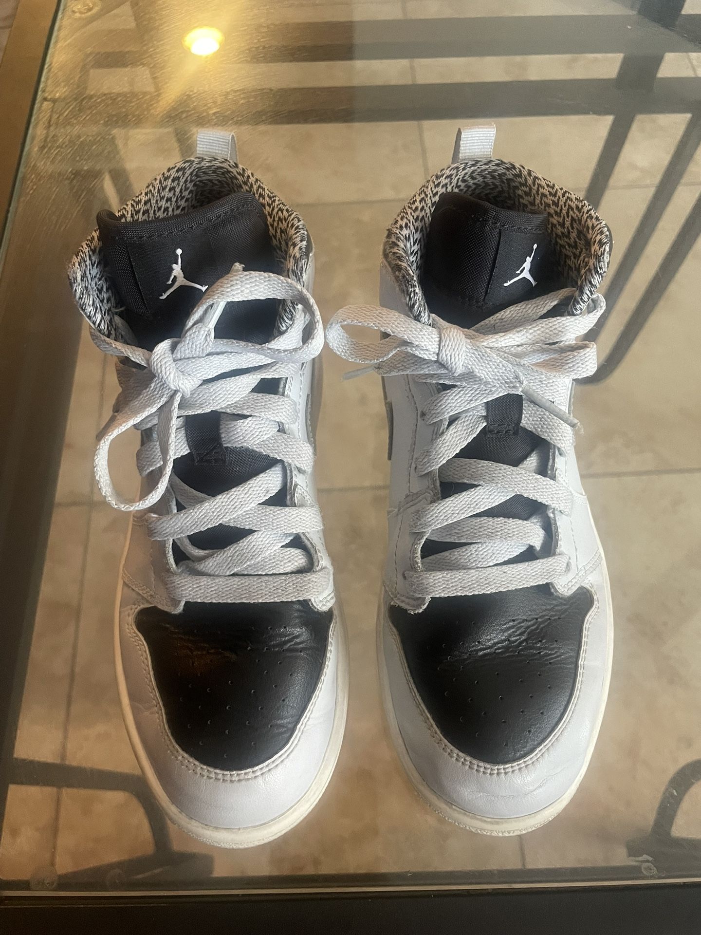 Kid’s Retro Jordan 1 Sneakers Size 3y