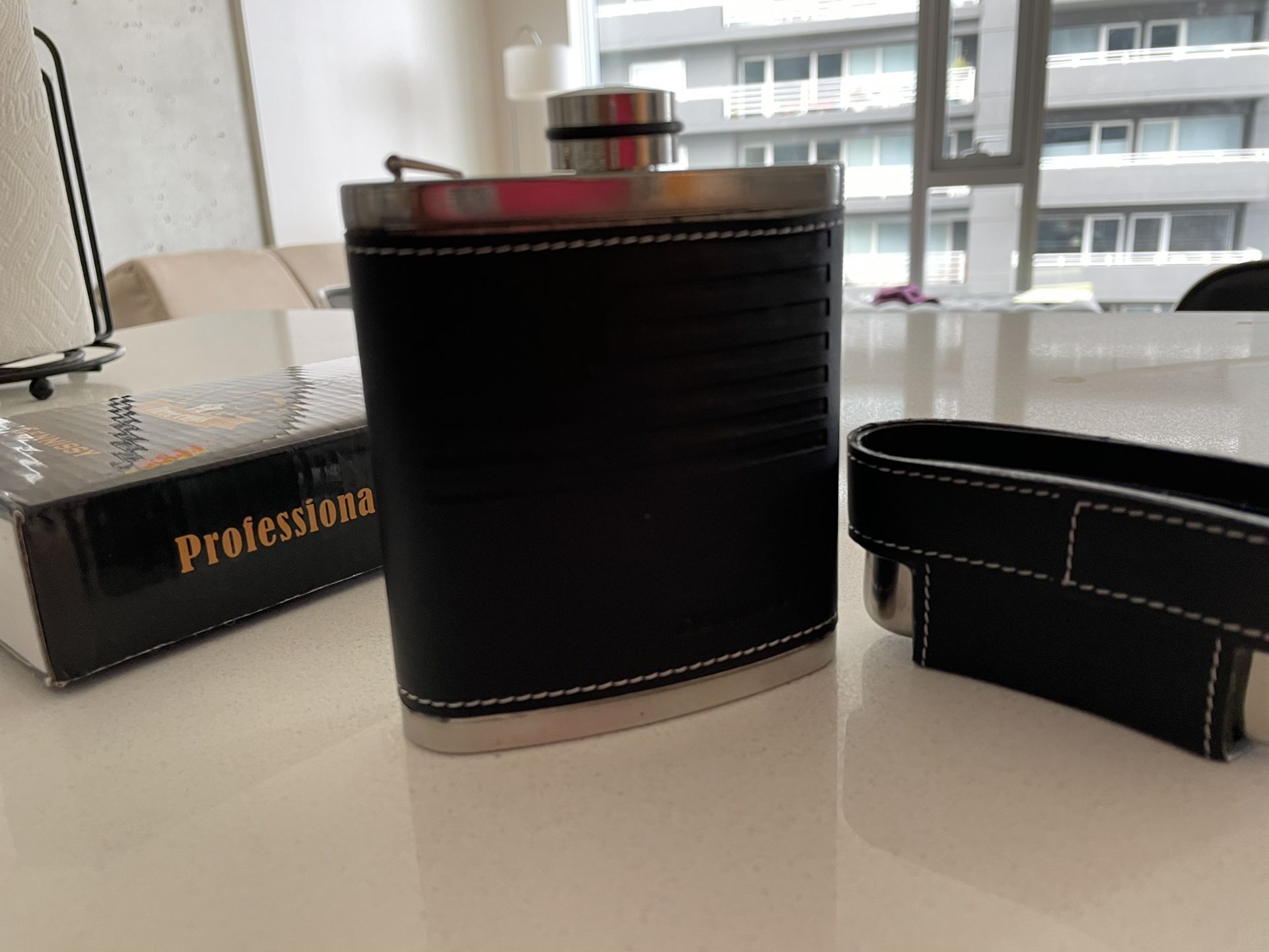 Gennissy Stainless Steel Hip Flask Never Used