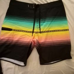 Men's O'Neill Hyperfreak Boardshorts - Vibrant Stripe Pattern - Barely Used!