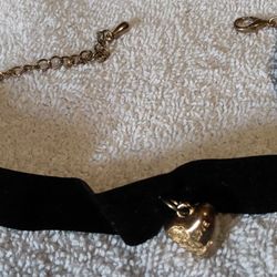 Black Velvet w/ Heart Choker Necklace 