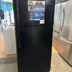 Black Frigidaire Top And Bottom Refrigerator 