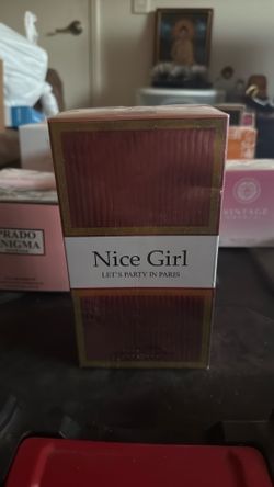Nice Girl let’s party in Paris