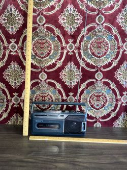 Vintage Sony CFM-140II portable AM-FM-Cassette player