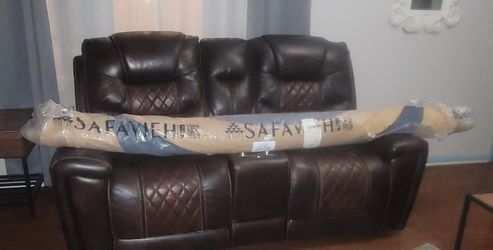 New Never Unwrapped Oval Safavieh Rug