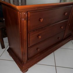 Dresser/Changing Table