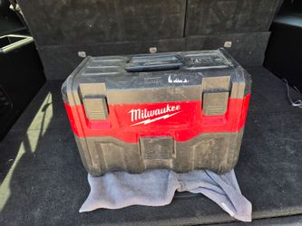 Milwaukee M18 Wet/Dry Vacuum