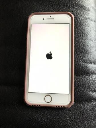 iPhone 7 Rose Gold 32GB with free case!