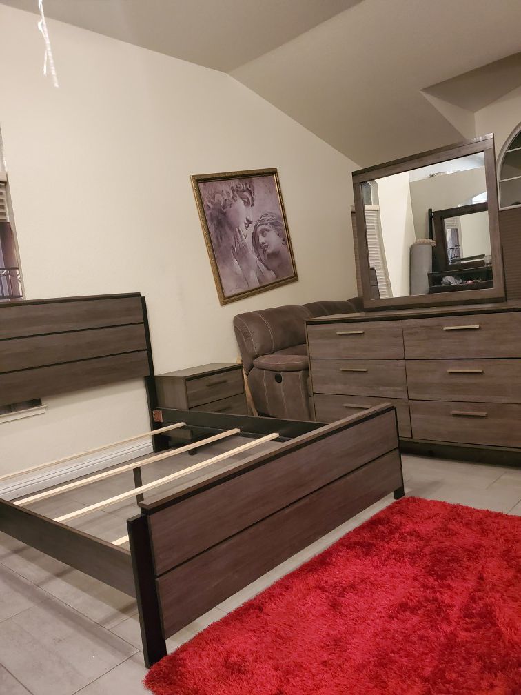 Queen size bedroom set
