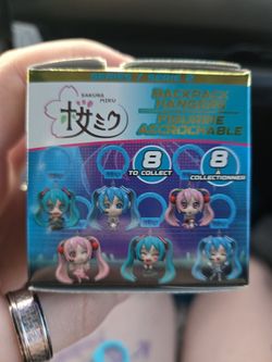 Hatsune Miku sitting singing keychain figure blind box