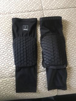 Knee pads size small