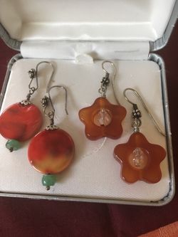 Earrings 