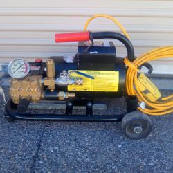 Giant Model 17629 Pump With Compressor Cart 