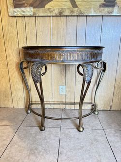 Elegant Entry Table Very Nice Quality