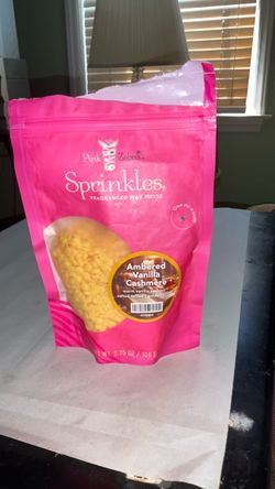 A breed Vanilla Cashmere wax sprinkles