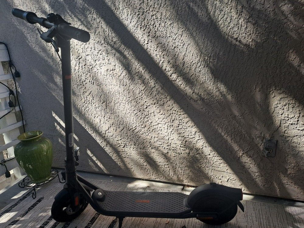 Segway Ninebot F2 Electric Scooter