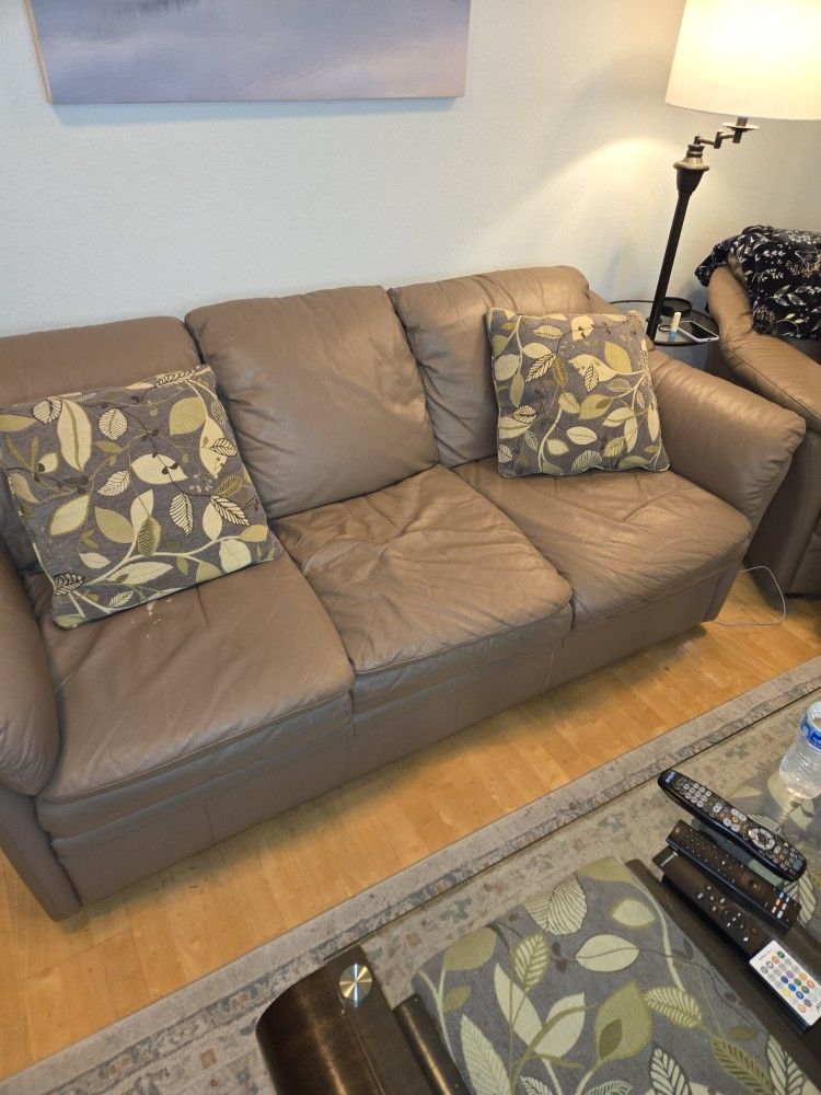 2 Couch Set